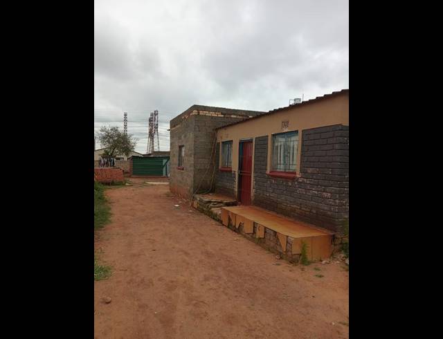 5 BEDROOM HOUSE FOR SALE IN ESSELEN PARK